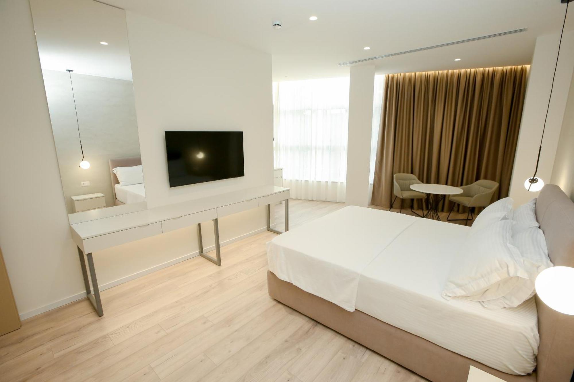 Nos Luxury Rooms Shkodër Esterno foto